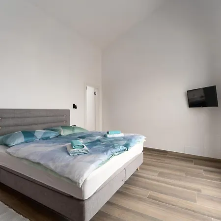 Holiday House M2 Дом отдыха *