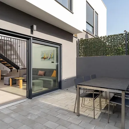펜션 Holiday House M2 *